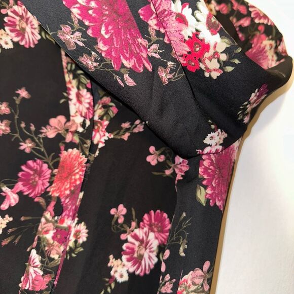 Kut from the Kloth Women’s Black Pink Floral Button Blouse Size Small EUC - Picture 5 of 12